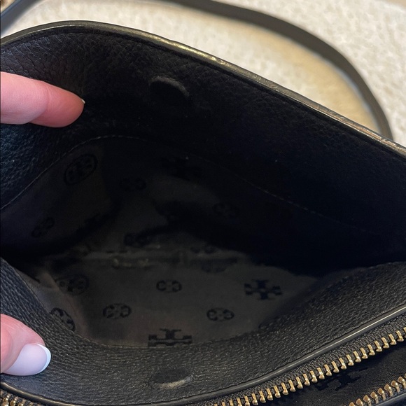 Tory Burch Black Pebbled Leather Crossbody - Picture 8 of 9